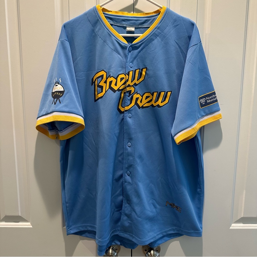 Milwaukee Brewers Brew Crew Button Up Jersey Athletic Shirt XL